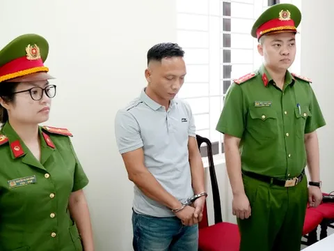 Khởi tố, bắt tạm giam kẻ buôn hàng cấm