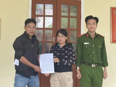 Giao trả gần 1 tỷ đồng cho người chuyển nhầm vào tài khoản ngân hàng