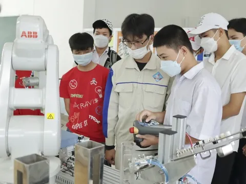 Bài 1: Từ phân luồng đến hướng nghiệp: Cần một hành trình liền mạch cho người học