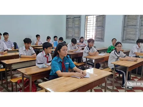 Cha mẹ cùng con “hành quân” lên Tp.HCM dự thi vào trường chuyên