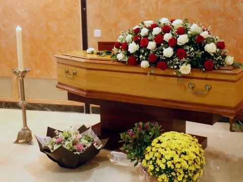 Cụ bà đã chết bất ngờ "sống lại" ngay trước khi chôn cất