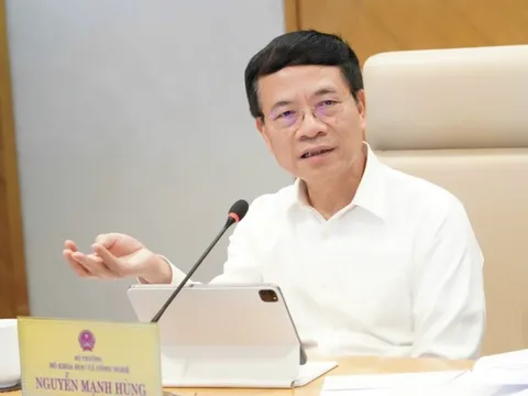 Bộ trưởng Nguyễn Mạnh Hùng: Dùng công nghệ để 'đỡ việc' cho cán bộ, công chức cấp xã