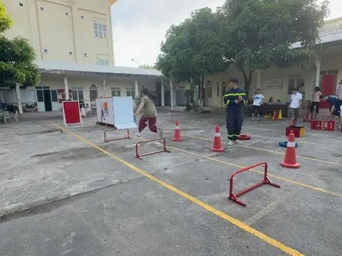 Ra mắt mô hình “Trải nghiệm chạy tiếp sức, thoát nạn, cứu tài sản và chữa cháy 4x20m” dành cho thiếu nhi