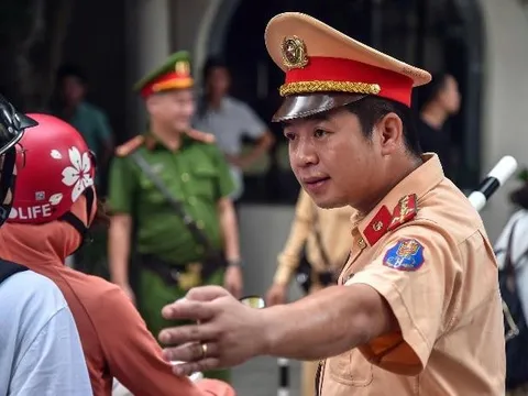 Đảo đảm giao thông, hỗ trợ thí sinh trong ngày đầu tiên kỳ thi vào lớp 10