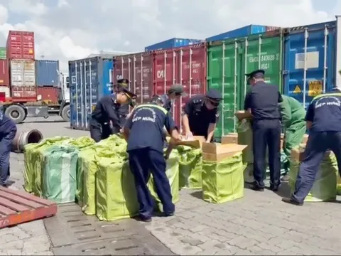 Hải quan phối hợp phát hiện buôn lậu thuốc lá và vận chuyển ma túy quy mô lớn