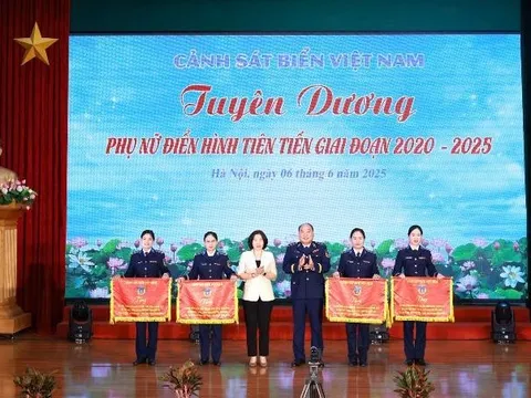 Tuyên dương phụ nữ điển hình tiên tiến trong lực lượng Cảnh sát biển Việt Nam