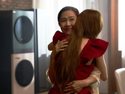 MV “Nếp Nhà”: Hòa Minzy, Obito và Hứa Kim Tuyền kể chuyện mẹ bằng âm nhạc