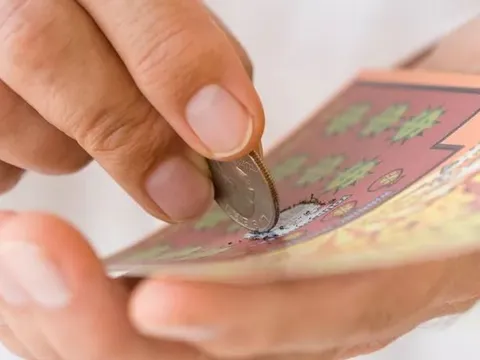 Làm trái ý vợ, người đàn ông bất ngờ trúng số gần 40 tỷ đồng