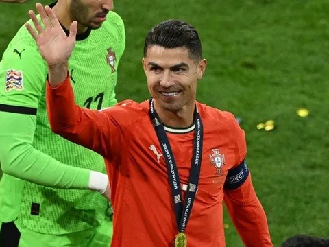 Ronaldo đưa ra tuyên bố quan trọng dập tắt tin đồn về tương lai
