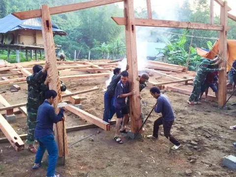 Thủ tướng yêu cầu quyết liệt, thần tốc hơn nữa, quyết tâm xoá nhà tạm, nhà dột nát trước 31/8/2025