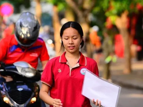 Sáng nay 9/6, sĩ tử Hà Nội bước vào kỳ thi lớp 10 chuyên