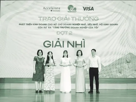 Đưa hạt gạo Việt vào tranh