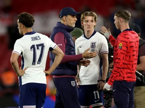 HLV Thomas Tuchel lên tiếng đầy ẩn ý sau khi bị CĐV Anh la ó