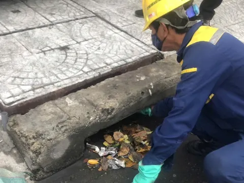 Theo chân lực lượng chống ngập Đà Nẵng trước bão số 1 áp sát