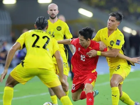 HLV Kim Sang Sik lên tiếng sau trận thua đậm Malaysia và cơ hội đi tiếp của Việt Nam