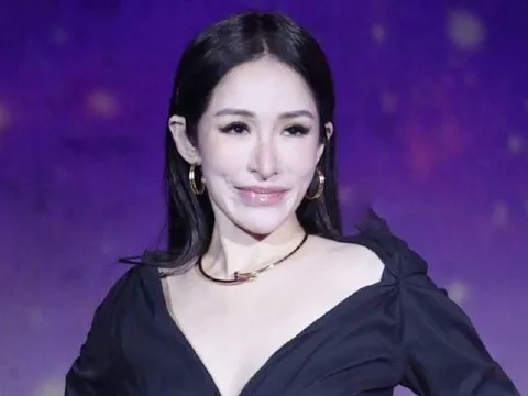 Sốc nặng trước diện mạo biến dạng của nữ diva nổi tiếng sau vụ bị chó cắn đến hủy dung