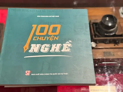 '100 Chuyện nghề' - Tiếp lửa cho những cây bút hôm nay