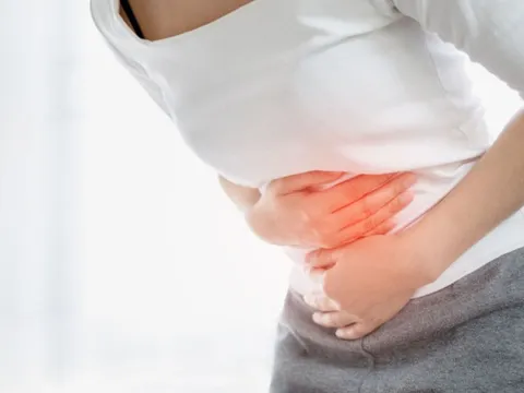 Đau bụng kéo dài hơn 10 năm, người phụ nữ 55 tuổi phát hiện căn bệnh ít ai nghĩ tới