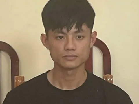 Tạm giữ đối tượng giở trò đồi bại với thiếu nữ 17 tuổi say bia