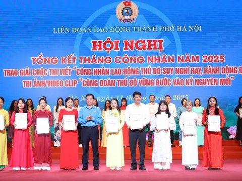 Báo Phụ nữ Thủ đô giành giải Ba cuộc thi viết về công nhân lao động