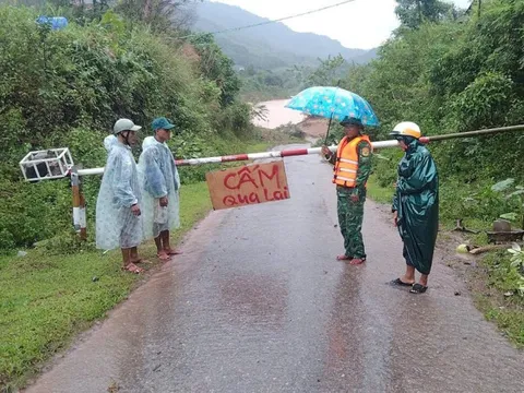 Nhiều ngầm tràn miền núi Quảng Trị bị ngập, giao thông chia cắt