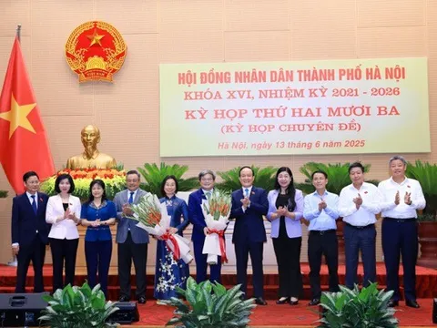 Đồng chí Phạm Thị Thanh Mai và Trương Việt Dũng được bầu làm Phó Chủ tịch HĐND và UBND thành phố