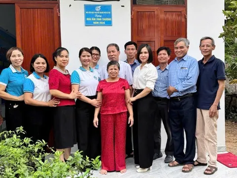 Bàn giao mái ấm tình thương cho phụ nữ xã Phú Châu, huyện Ba Vì