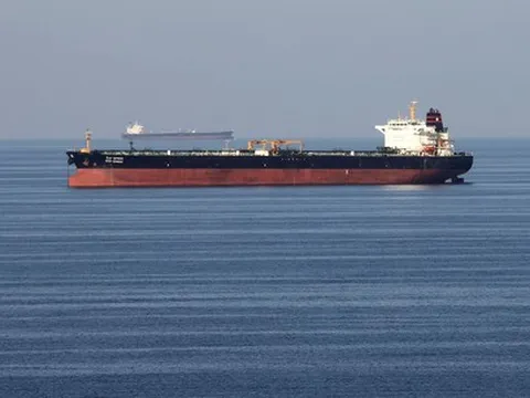 Trong bối cảnh đụng độ quân sự Israel-Iran, eo biển chiến lược này vẫn yên ắng