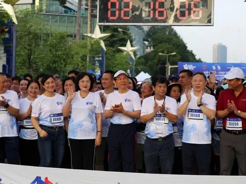 Hơn 6.000 người tham gia Giải đi bộ - chạy bộ "Tự hào Thành phố tôi yêu" tại Tp.HCM