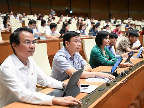 Lương của nhà giáo được xếp cao nhất trong hệ thống thang bậc lương hành chính sự nghiệp