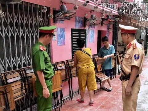 Hà Nội: Tiếp tục duy trì tuần tra, xử lý vi phạm tại “phố cà phê đường tàu”