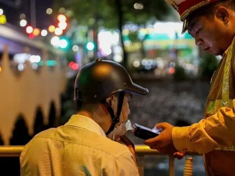 Hà Nội xử lý vi phạm nồng độ cồn khi tham gia giao thông