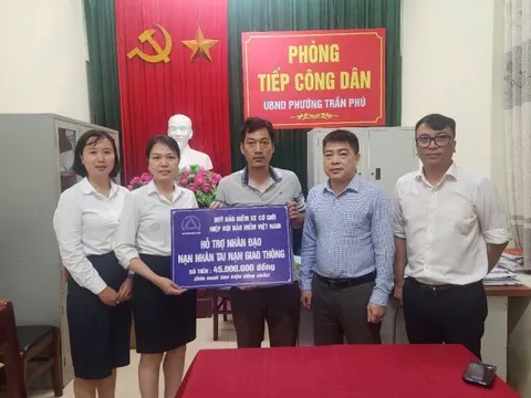 Quỹ Bảo hiểm xe cơ giới trao hỗ trợ nhân đạo cho gia đình nạn nhân tử vong do TNGT