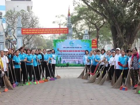 Phụ nữ thi đua “giữ nhà, xây tổ ấm”