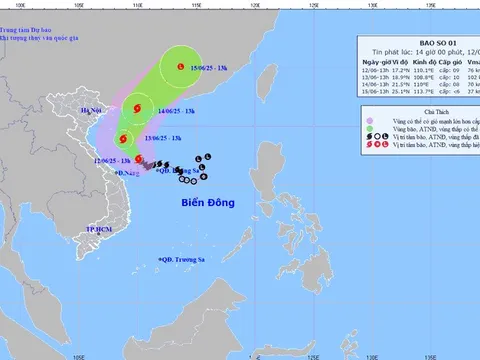 Bão số 1 bất thường, hiếm gặp