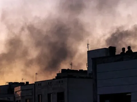 Israel tấn công Tehran, lãnh tụ tối cao Iran tuyên bố cứng rắn