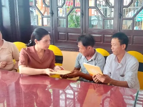 Phó Chủ tịch Ủy ban MTTQ Việt Nam Thành phố động viên, thăm hỏi thân nhân vụ cháy 2 người tử vong ở Hà Đông