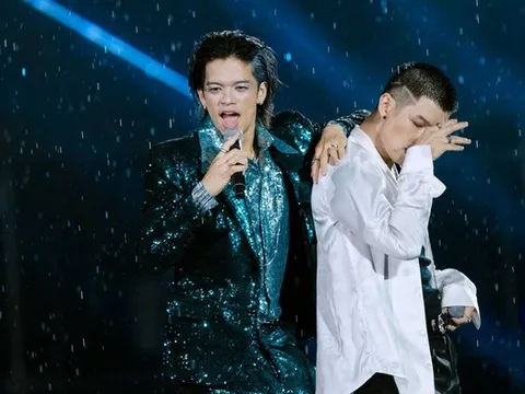 (S)TRONG Trọng Hiếu xé áo khiến khán giả phải “bùng cháy”