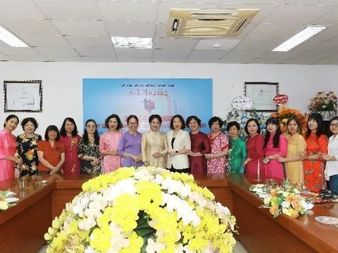 Báo Phụ nữ Thủ đô gặp mặt lãnh đạo, cán bộ hưu trí của Báo qua các thời kỳ