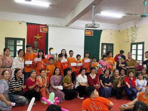 Nhà báo nữ và hành trình thiện nguyện từ trái tim