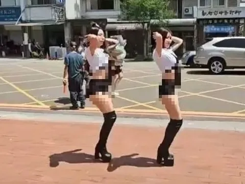 Người phụ nữ gây sốc khi thuê vũ công múa cột mừng con trai tốt nghiệp cấp 2