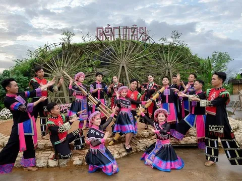 Fansipan ra mắt show diễn thể nghiệm ‘Đỉnh thiêng du ký’ tại 3 địa điểm, 3 độ cao của nóc nhà Đông Dương