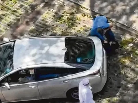 Tranh chấp chỗ đỗ xe, người phụ nữ ẩu đả với tài xế ô tô