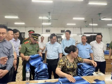 Giám đốc Công an Hà Nội đột xuất kiểm tra thực tế tình hình sản xuất, kinh doanh tại xã La Phù