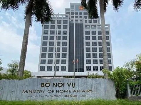 Kịp thời giải quyết chính sách cho cán bộ khi sắp xếp bộ máy: Hướng dẫn mới từ Bộ Nội vụ