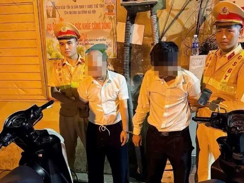 Tuần tra trên đường, cảnh sát giao thông phát hiện, bắt giữ 2 đối tượng trộm cắp xe máy