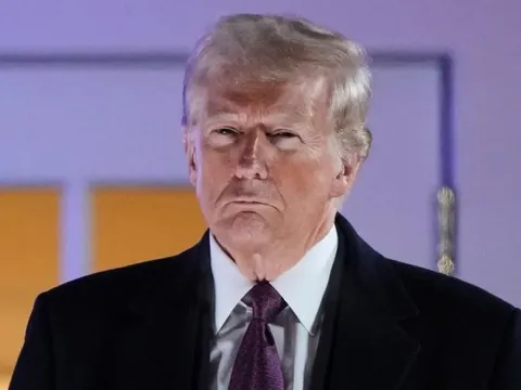Iran tấn công căn cứ Mỹ ở Qatar: Tổng thống Trump tiết lộ động thái của Iran