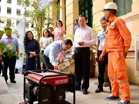 Tuân thủ nguyên tắc “3 không, 4 đúng, 6 rõ” trong tổ chức coi thi