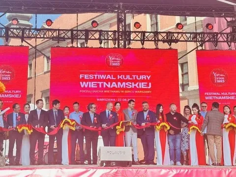 Tưng bừng khai mạc Tuần Văn hóa – Du lịch Việt Nam tại Ba Lan