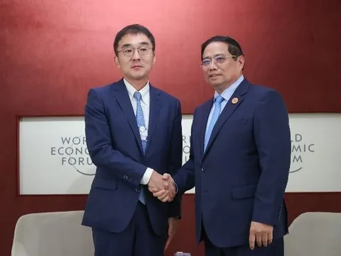 Thủ tướng tiếp Chủ tịch Viện Nghiên cứu kinh tế ASEAN và Đông Á (ERIA)